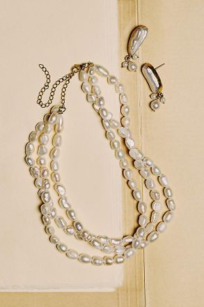 Petit Moments Bloom Freshwater Pearl Necklace