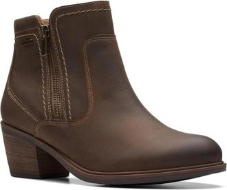 Clarks Neva Zip 26175202 Womens Taupe Leather Waterproof Ankle Boots ZOGG2060