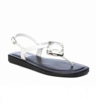 Xti Womens Flat Diamond Sandals In White