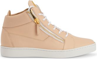 Giuseppe Zanotti Kriss
