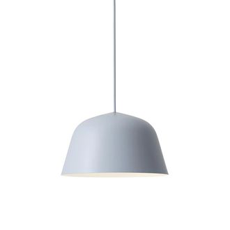 MUUTO Ambit Pendelleuchte, &Oslash; 25 cm, hellblau