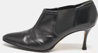 Manolo Blahnik Black Leather Pointed Toe Ankle Length Boots