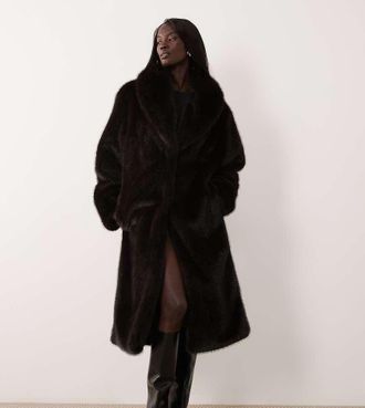 Asos Tall ASOS DESIGN Tall cappotto lungo con collo a imbuto in pelliccia sintetica marrone scuro