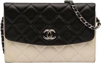 Chanel Pre-owned Cross Body Bags, female, Multicolor, Size: ONE SIZE Pre-owned Leather Crossbody Bag