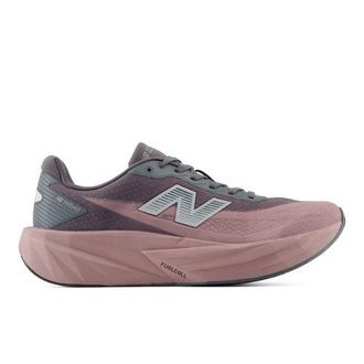 New Balance Hombre FuelCell Rebel v5 en Gris/Rosa, Talla 40.5