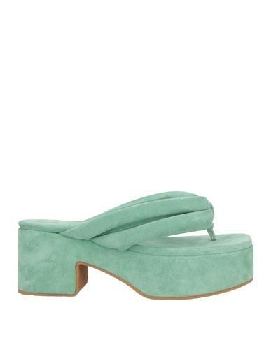 Thong sandals