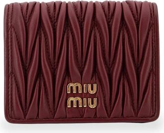 Miu Miu Kleine Matelass&eacute; Nappa Leren Portemonnee - Dames - Portefeuilles - Rood - ONE Size - Leer - Accessoires