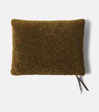 Maison de Vacances Shearling cushion