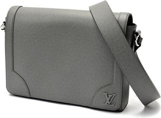 Louis Vuitton Gray Taiga Leather Shoulder Bag (Pre-Owned)