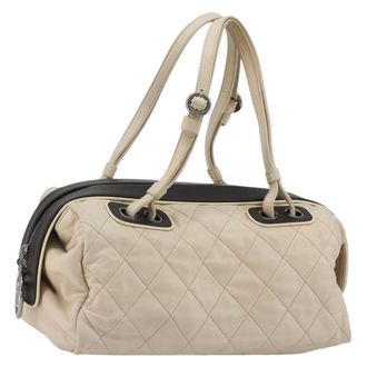 Chanel Matelass&eacute; Lambskin Leather Neutral Leather Handbag (Pre-Owned)
