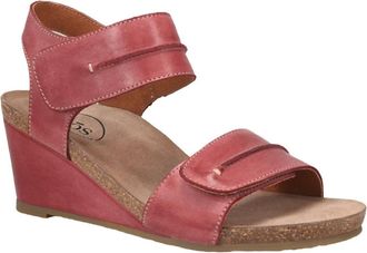 Taos Womens Reason Sandals In Warm Red