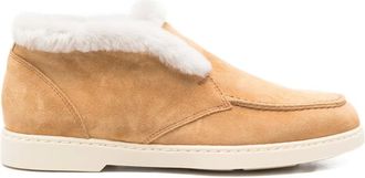 Doucal's fur-trim suede boots - women - Sheepskin/Calf Leather/Calf Suede/Rubber - 38.5 - Neutrals