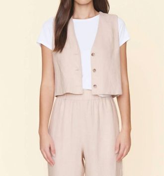 Xirena Vida Linen Vest In Sugarcane
