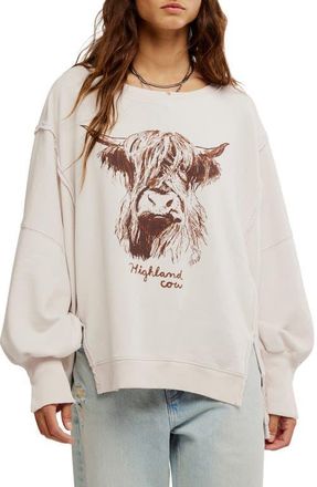 Free People Camden Oversize Graphic Sweatshirt in Highland Cow Combo at Nordstrom, Size X-Small