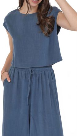 Sadie & Sage Linen Blend Top In Indigo