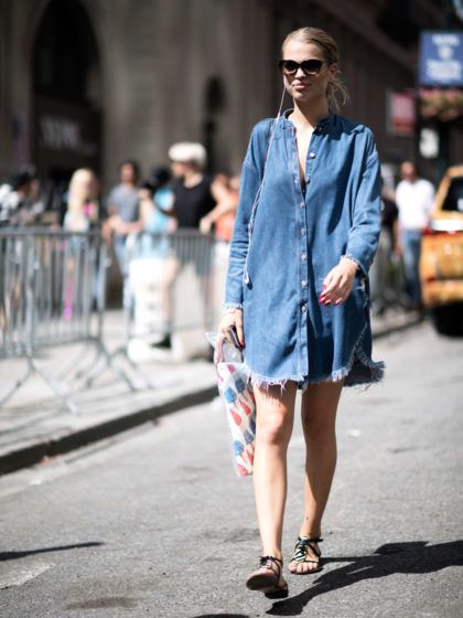 L’abito in denim si può indossare 24 ore su 24 nel weekend: provare per credere!