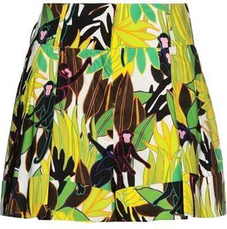 Valentino Garavani BOTTOMWEAR - Shorts & Bermuda Shorts sur YOOX.COM