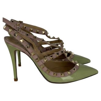 Valentino Valentino Rockstud Enkelsandaal met Bandje in Groene Patenten Leer