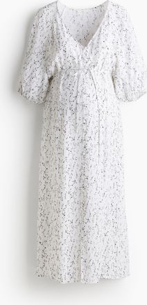 H&M MAMA Crêpe-Kleid mit Bindegürtel - White