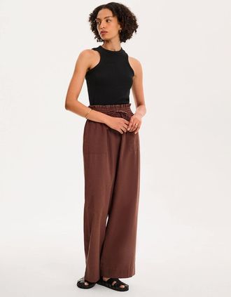 Omnes Womens Raven Racer Vest in Black - Size: 10/8