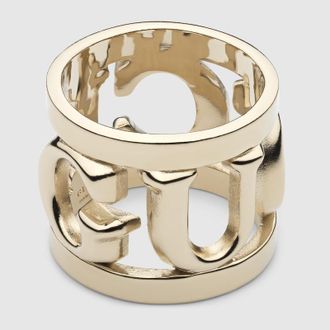 Gucci Logo Carr&eacute; Ring, Gold, Metal