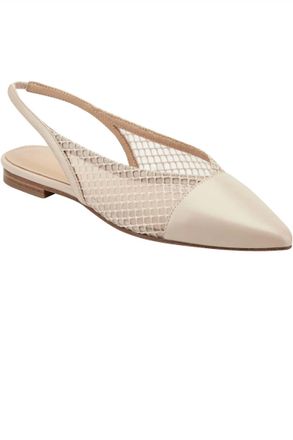 Marc Fisher Womens Davin Slingback Flat Sandal In Light Natural