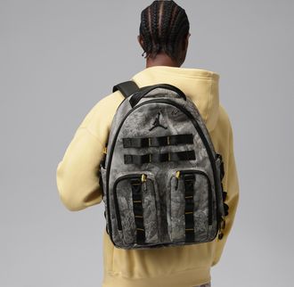 Nike Jordan Collectors Daypack (40.6L) in Green | MA9380-GLR