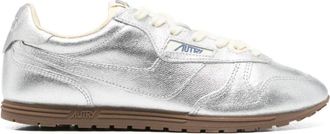 Autry Zilveren Sneakers Stijlvol Metallic Finish Logo - Dames - Sneakers - Grijs - 36 EU - Schoenen