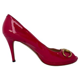 Gucci Gucci New Hollywood Horsebit Peep Toe Pumps in roze lakleer