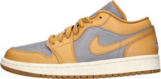 Nike Jordan Air Jordan 1 Low - Dames - Fitnessschoenen - Veelkleurig - 38 1/2 EU - Leer - Fitness