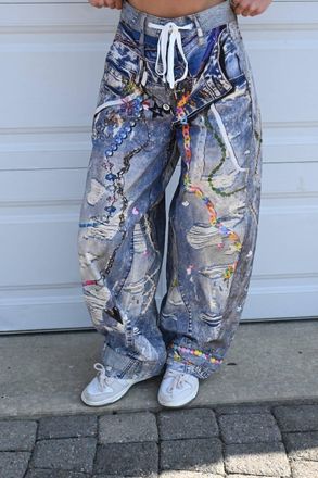 Vibrant M.i.U Piper Printed Barrel Jeans In Medium Stone