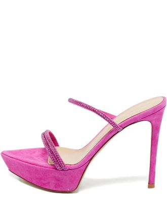 Gianvito Rossi Cannes su&egrave;de sandalen met kristallen - Roze