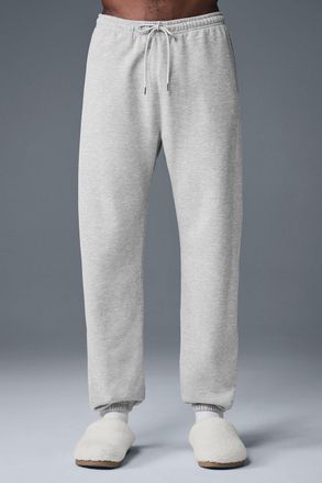 Alo | Chill Sweatpant in Athletic Heather Grey, Size: Medium
