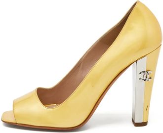 Chanel 105mm patent-finish pumps - Yellow