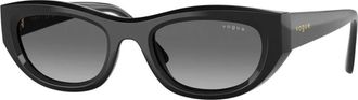 Vogue Eyewear Gedurfde Cat-Eye Zonnebril- Zwart Verloop - unisex - Zonnebrillen - Zwart - 51 MM - Nylon - Accessoires