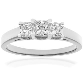 Diamant L'éternel 18kt witgouden 3/4 karaat gecertificeerde J/I Princess Cut Diamond Trioligy-ring