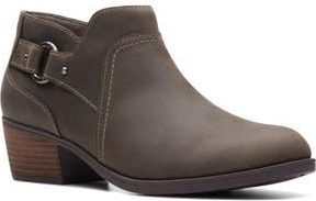 Clarks Charlton Grace Ankle Boot in Taupe Oily Lea at Nordstrom Rack, Size 6.5