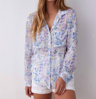 Bella Dahl Full Button Down Hipster Shirt In Orchid Floral Print