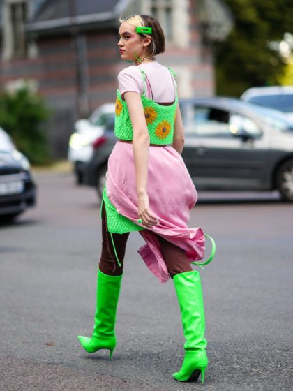 Die neuesten und einfachsten Styling-Hacks für eine angesagte Sommerfrisur