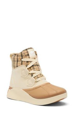 Sorel Out N About IV Chillz Waterproof Duck Boot in Honey White/Tawny Buff at Nordstrom Rack, Size 7.5