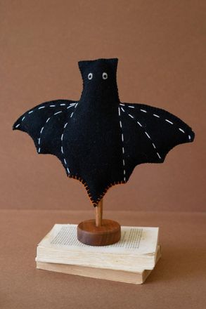 Kalalou Felt Halloween Bat On A Base