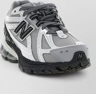 New Balance low-top sneakers