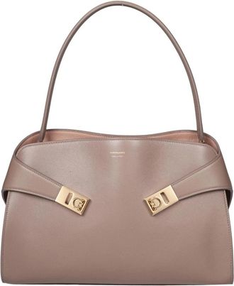 Ferragamo Hug Schoudertas - Dames - Handtassen - Beige - ONE Size - Leer - Tassen