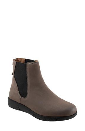 Softwalk Albany Chelsea Boot in Grey at Nordstrom, Size 10.5