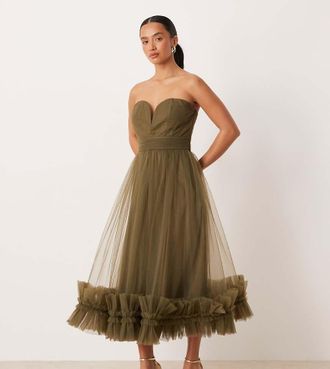 Lace & Beads Petite Vestito midi a fascia con volant sul fondo in tulle verde oliva intenso