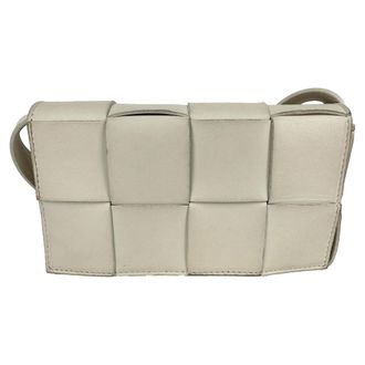 Bottega Veneta Bottega Veneta Maxi Intreccio De Riem Cassette Tas in Wit Nappa Leer