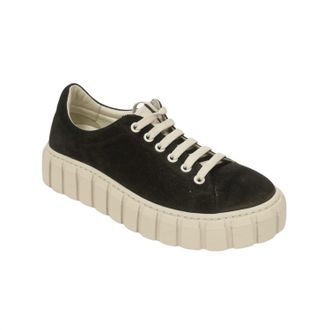 Bueno Womens Talia Sneaker In Black Suede