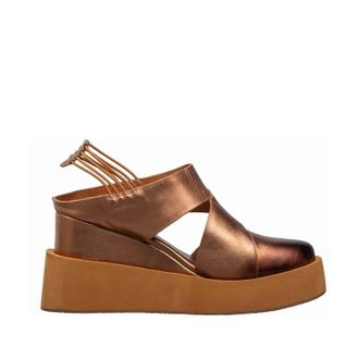 Antelope Womens Uma Sandal In Gold
