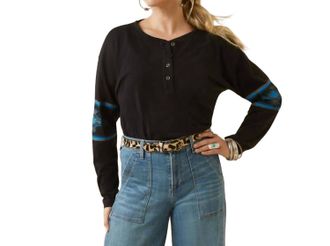 Ariat Relaxed Henley Top In Washed Black