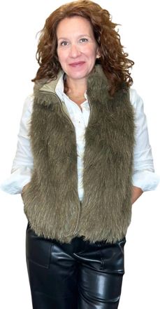 Dylan Reversible Vest In Olive
